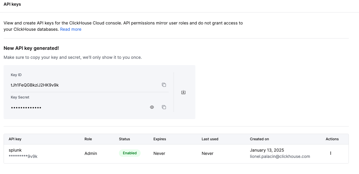 Консоль ClickHouse Cloud с отображаемыми сгенерированным�и API Key и секретом, которые необходимо сохранить